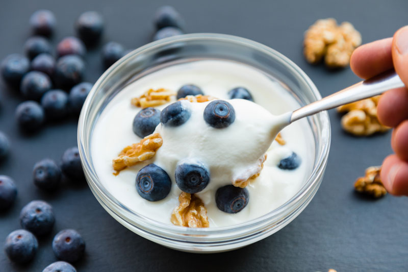 Low–fat flavored yogurt
