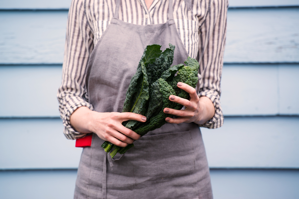 Dark leafy greens are non-starchy vegetables and they are your friends when it comes to losing weight.